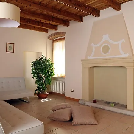 Borgo Mondragon