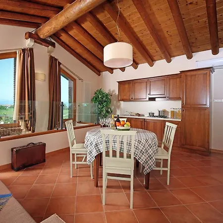 Borgo Mondragon Aparthotel 4*