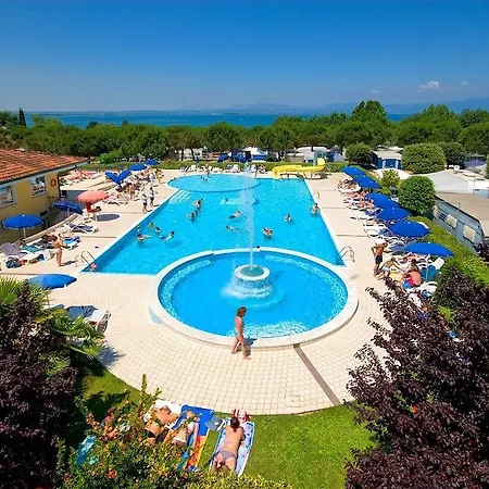 Le Palme & Village Camping 3*