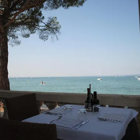 Esperia Hotel 2*