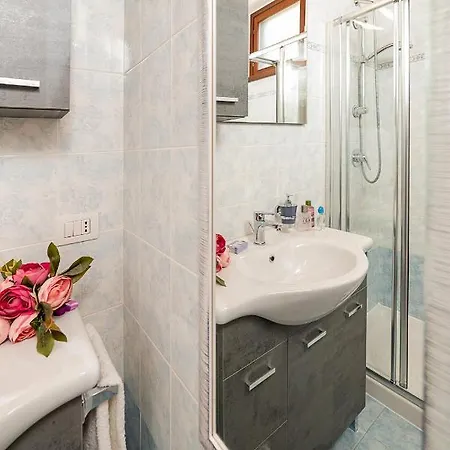 Apartment L'archetto And Gruber - Regarda Travel Lazise