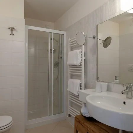 Affittacamere Vialeromadodici Rooms&apartments Lazise