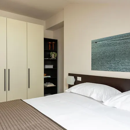Affittacamere Vialeromadodici Rooms&apartments