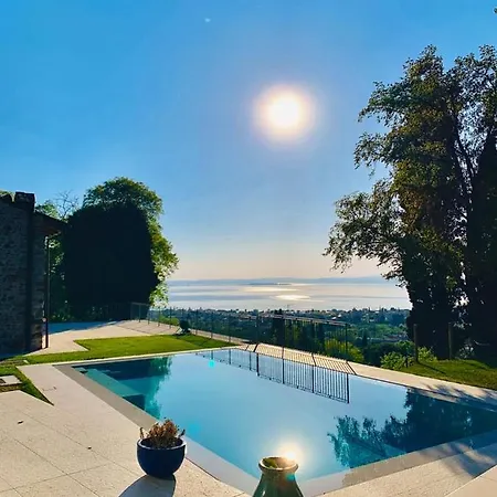 Emma Lazise. Astonishing View Lazise