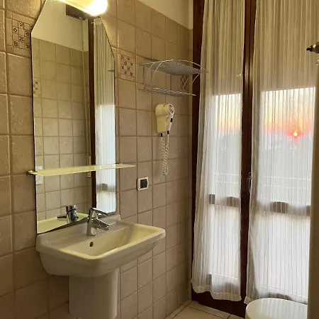 Renata Hotel
