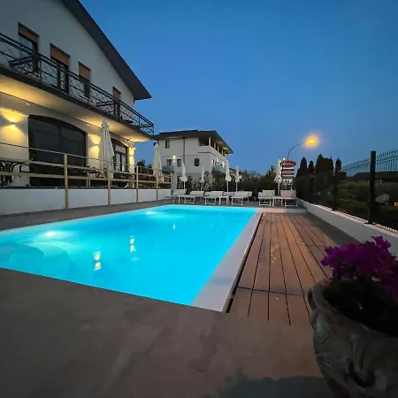 Renata Hotel 2*