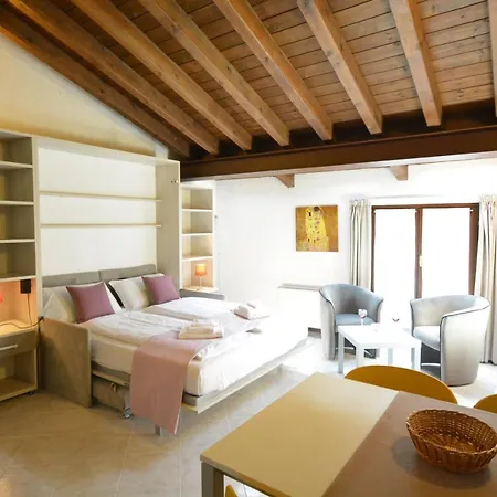 Aparthotel Residenza Corte Casara 3*