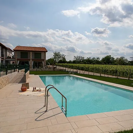 Cascinale 11 - Regarda Travel *