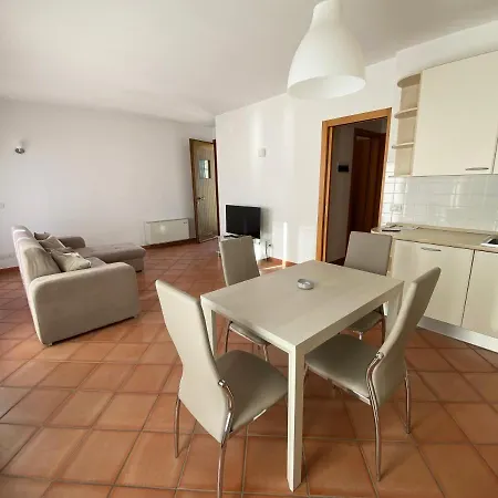 Paiari Apartment *