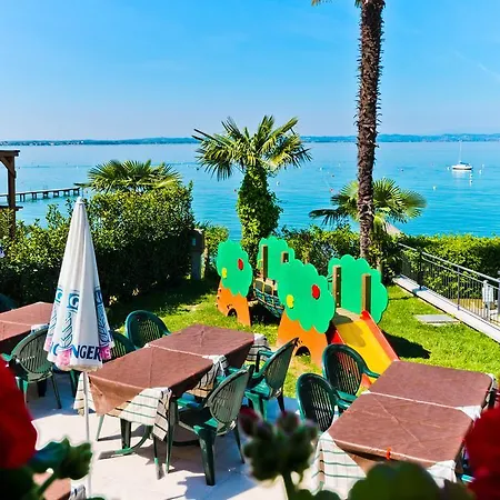 Le Palme & Village Camping 3*