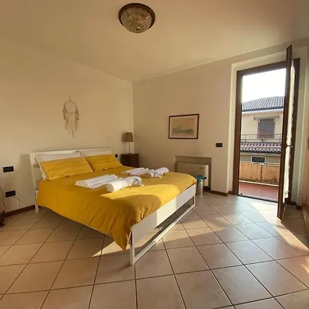 Apartment Family House With Free Parking, 450m From *