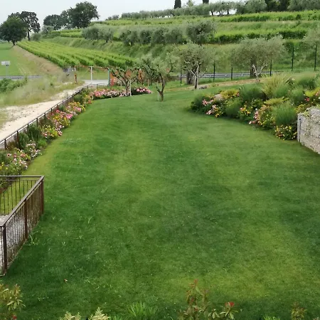 La Rondinella Farm stay *