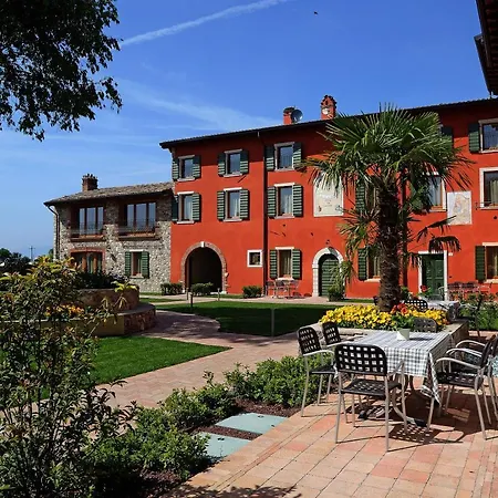 Borgo Mondragon 4*