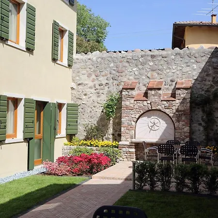 Borgo Mondragon Aparthotel 4*
