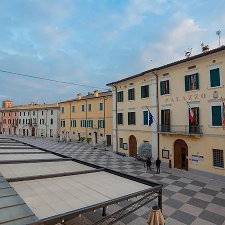 The Mansion Of Countess Rizzardi On Garda Lazise