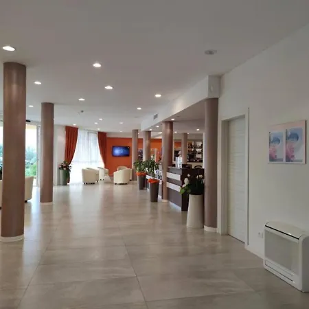Bella 4* Lazise