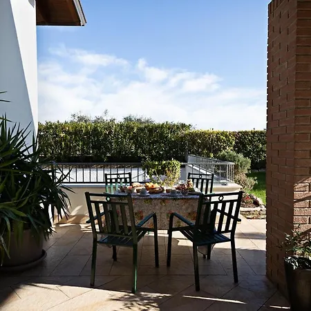 - Regarda Travel Villa *