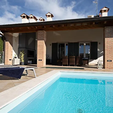 - Regarda Travel Villa *