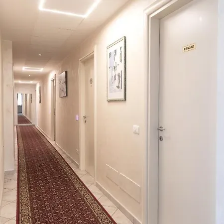 La Maison Du Port Guest house *