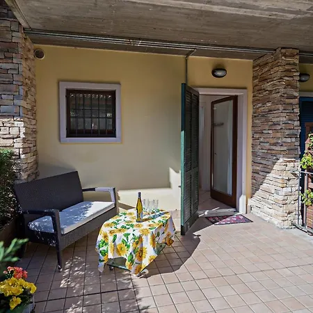 Arcobaleno - Regarda Travel Apartment