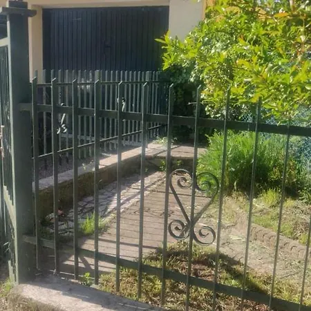Casa Giulia Near Lazise, Garda And Gardaland Apartment *
