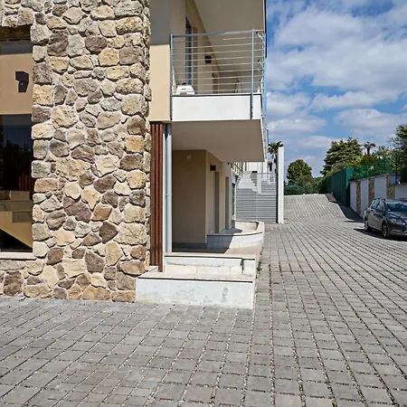 Villa Julia - Regarda Travel