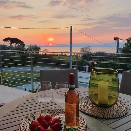 Villa Julia - Regarda Travel