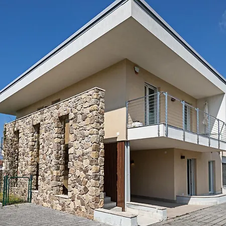 Villa Julia - Regarda Travel *