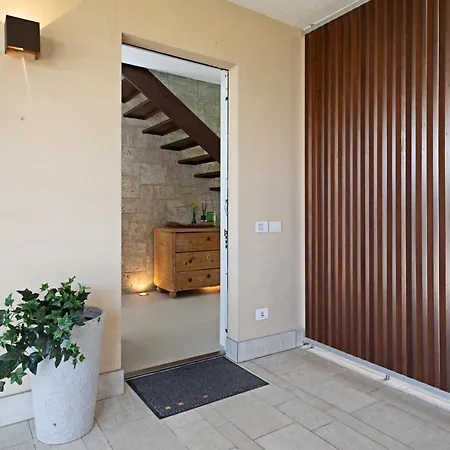 Villa Julia - Regarda Travel