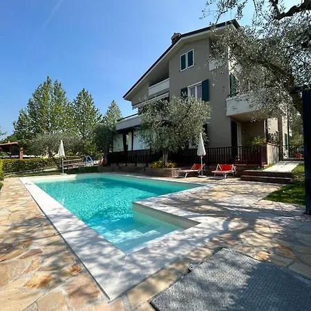 Villarobinia * Lazise
