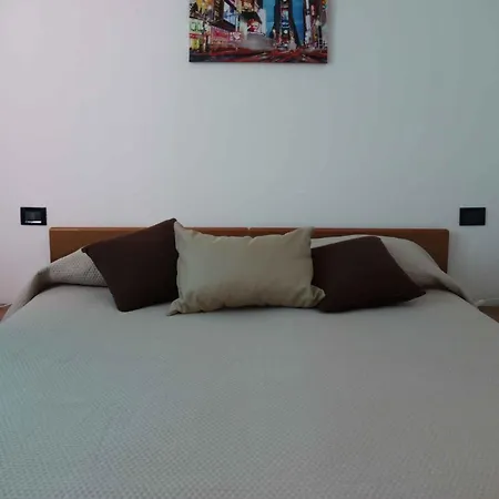 In Lazise/gardasee 21988 Apartment