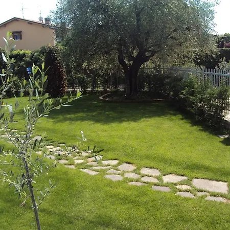 Rosa Del Garda Lazise