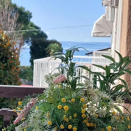 Gardenia - A 50 M Dal Apartment Lazise