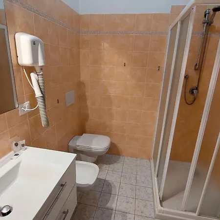 Camelia - A 50 M Dal Apartment Lazise
