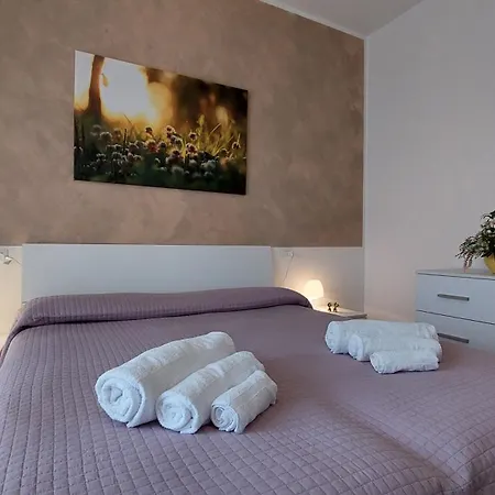 Gardenia - A 50 M Dal Apartment Lazise