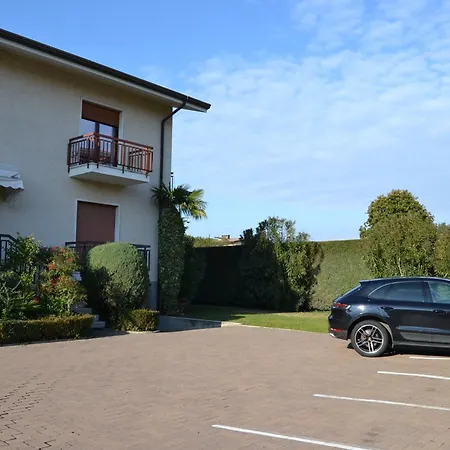 Primula - A 50 M Dal Apartment *