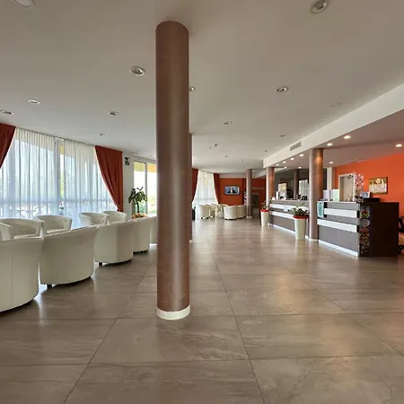 Bella Hotel 4*