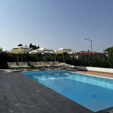 Hotel Renata 2*
