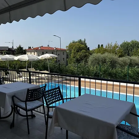Hotel Renata 2*