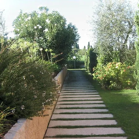With Nicely Decorated Interior Near Garda Holiday home Lazise