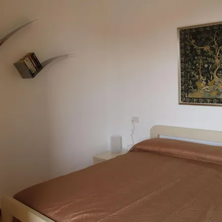 With Nicely Decorated Interior Near Garda *
