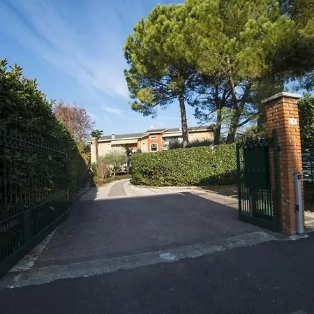 Solaris With Swimming Pool Appartamento