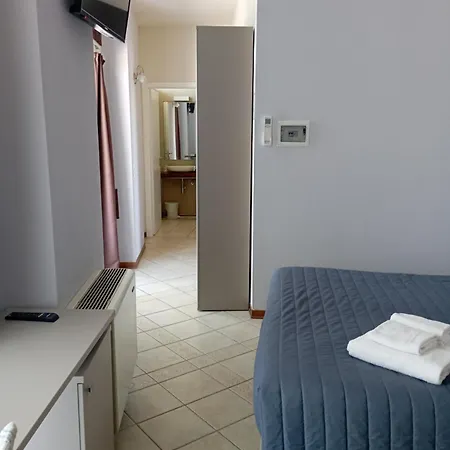 Girasole Bed & Breakfast 2*