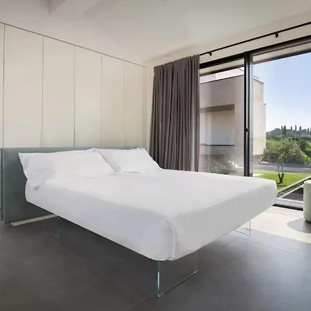 Greghe-lusso Con Piscina Lazise