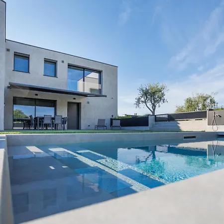 Greghe-lusso Con Piscina