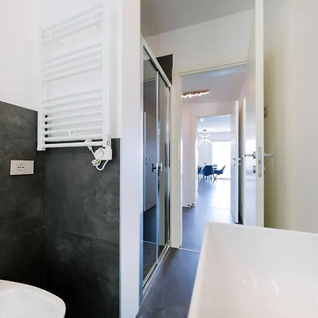 Apartmentsgarda - Le Terrazze Del Garda Apartment *
