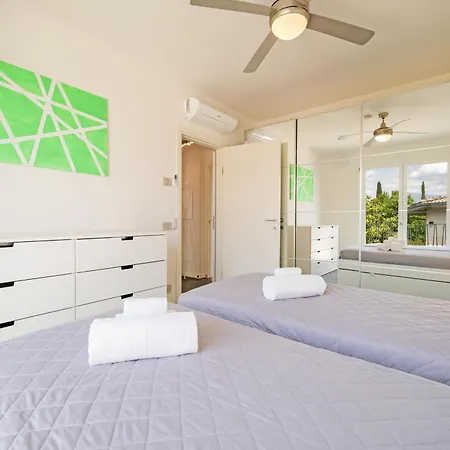 Apartmentsgarda - Le Terrazze Del Garda Apartment *
