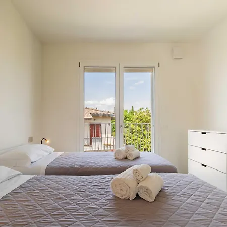 Apartmentsgarda - Le Terrazze Del Garda Apartment *