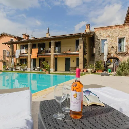 • Di Garda Piscina, Parcheggio Apartment *