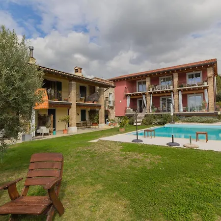 • Di Garda Piscina, Parcheggio Apartment